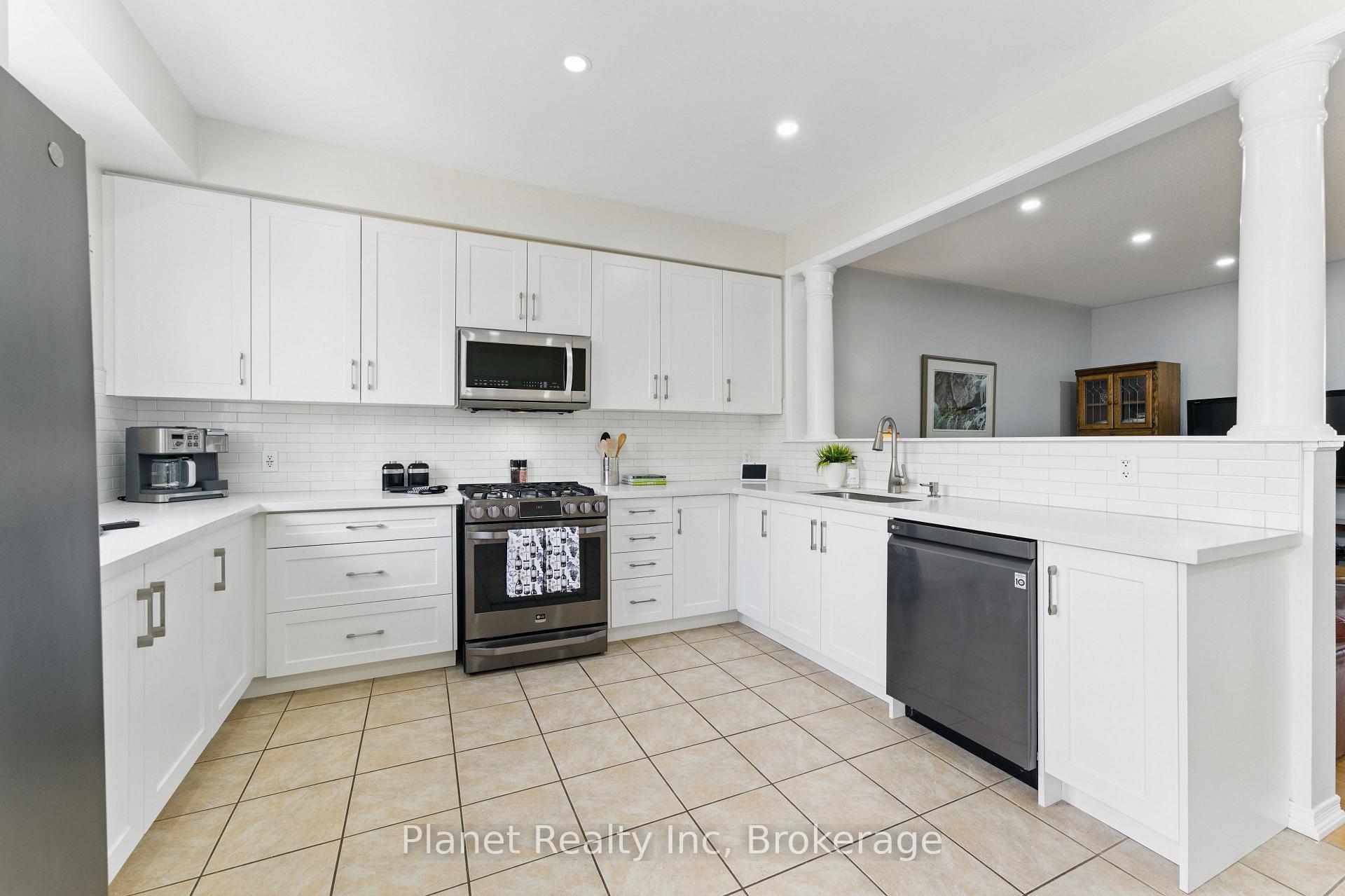 Photo 11 of Unit 9, 651 Farmstead Drive, Milton, Willmott — HOMEH