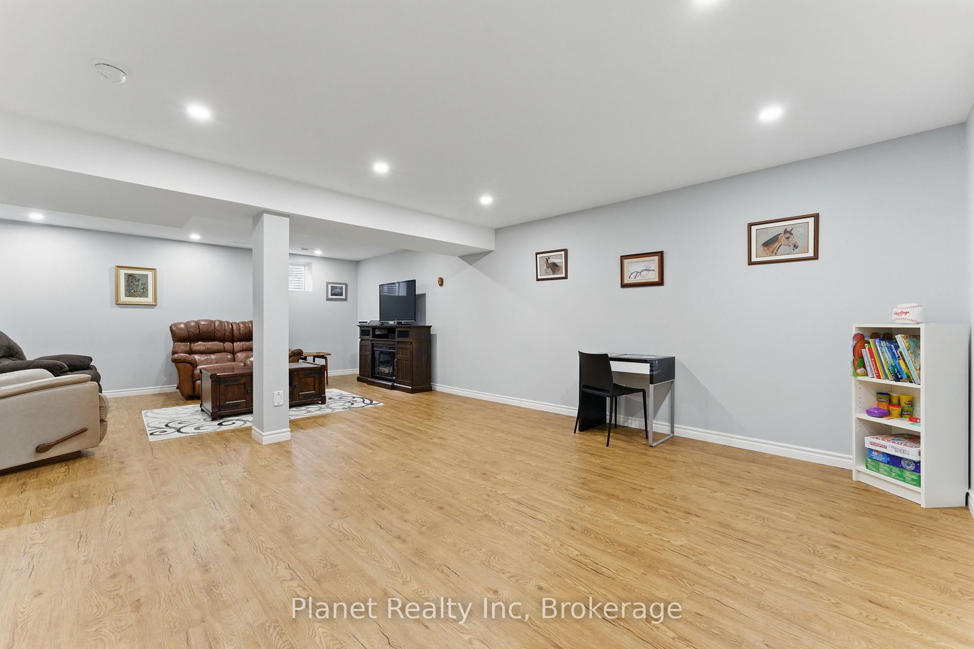 Photo 22 of Unit 9, 651 Farmstead Drive, Milton, Willmott — HOMEH