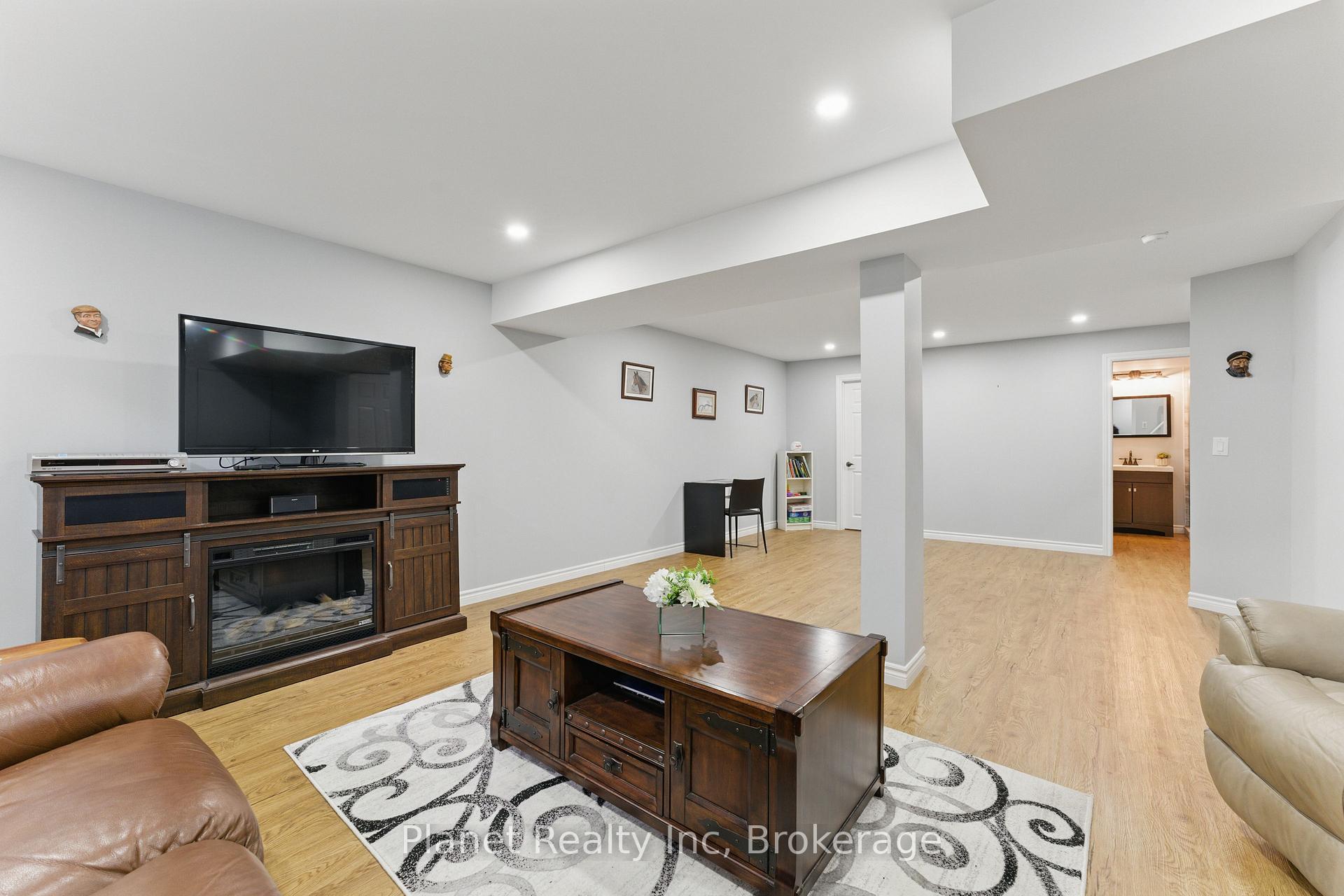 Photo 23 of Unit 9, 651 Farmstead Drive, Milton, Willmott — HOMEH