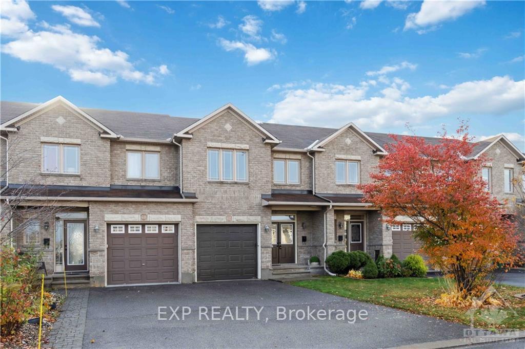 Photo 2 of 642 Pepperville Crescent, Ottawa, Kanata - Emerald Meadows/Trailwest — HOMEH