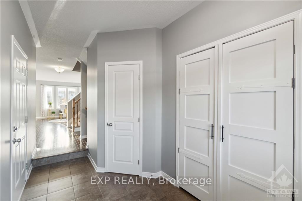 Photo 3 of 642 Pepperville Crescent, Ottawa, Kanata - Emerald Meadows/Trailwest — HOMEH