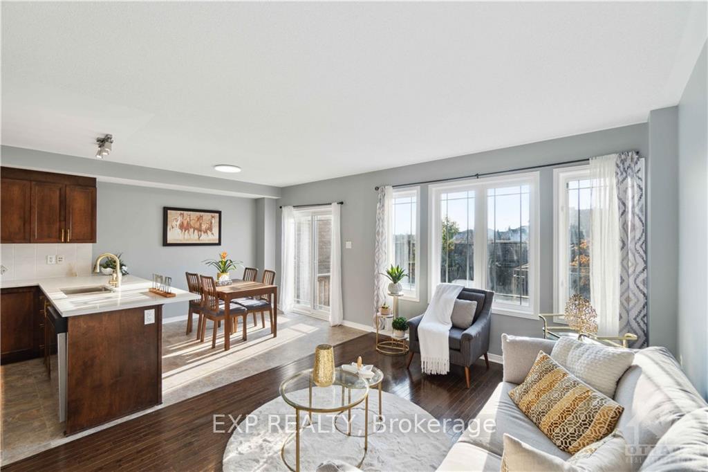 Photo 7 of 642 Pepperville Crescent, Ottawa, Kanata - Emerald Meadows/Trailwest — HOMEH