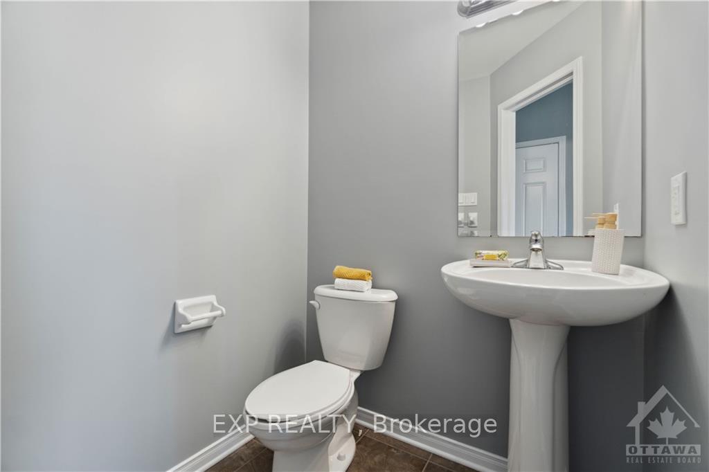 Photo 10 of 642 Pepperville Crescent, Ottawa, Kanata - Emerald Meadows/Trailwest — HOMEH
