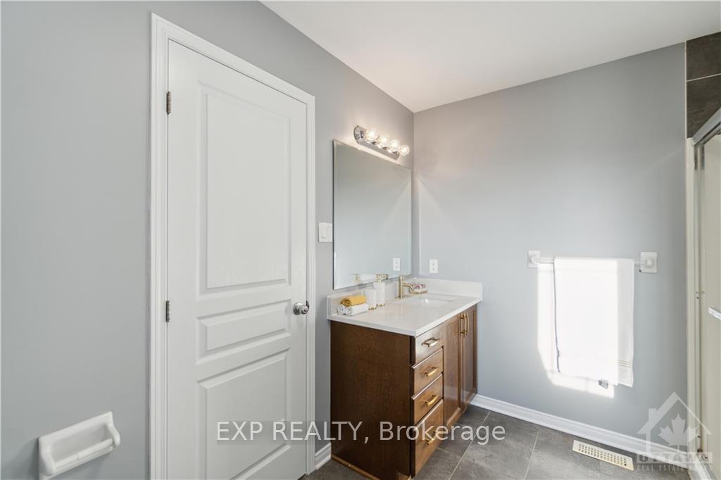 Photo 17 of 642 Pepperville Crescent, Ottawa, Kanata - Emerald Meadows/Trailwest — HOMEH