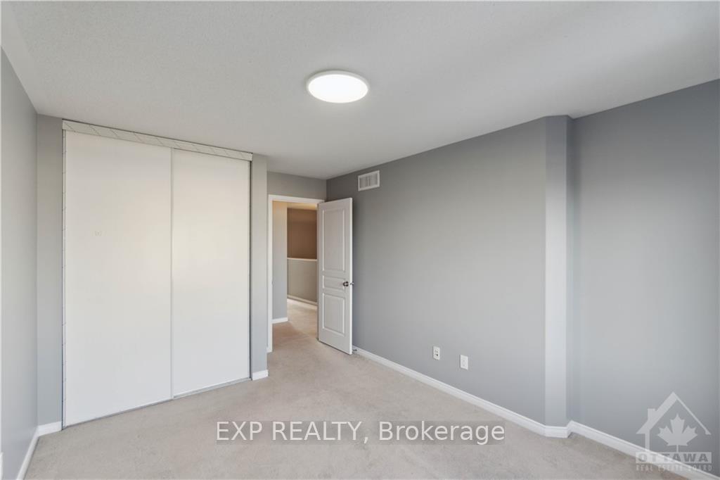 Photo 23 of 642 Pepperville Crescent, Ottawa, Kanata - Emerald Meadows/Trailwest — HOMEH