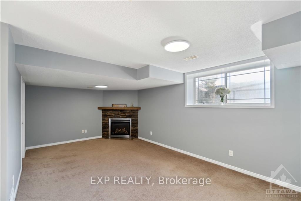 Photo 25 of 642 Pepperville Crescent, Ottawa, Kanata - Emerald Meadows/Trailwest — HOMEH