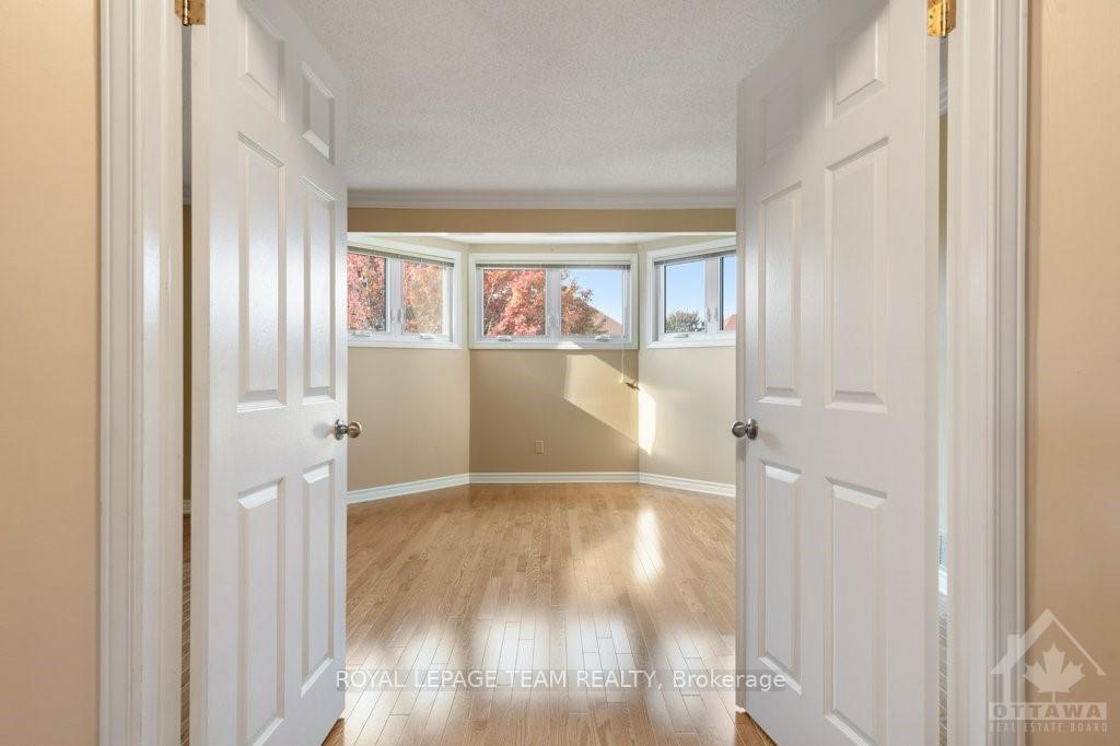 Photo 5 of 29 Acklam Terrace, Ottawa, Kanata - Morgan's Grant/South March — HOMEH