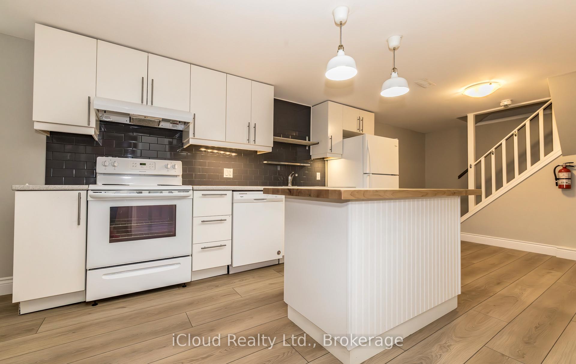 Photo 17 of 371 Meadowbrook Drive, Milton, Old Milton — HOMEH