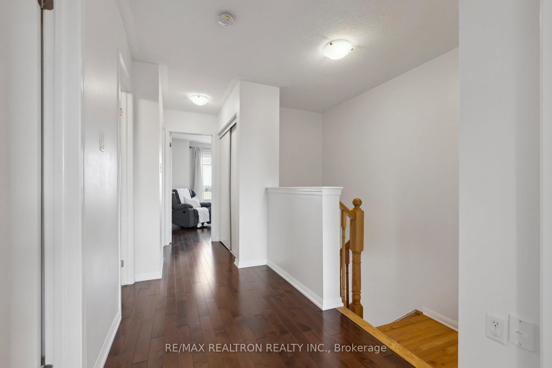 Photo 41 of 302 Gas Lamp Lane, Markham, Cornell — HOMEH