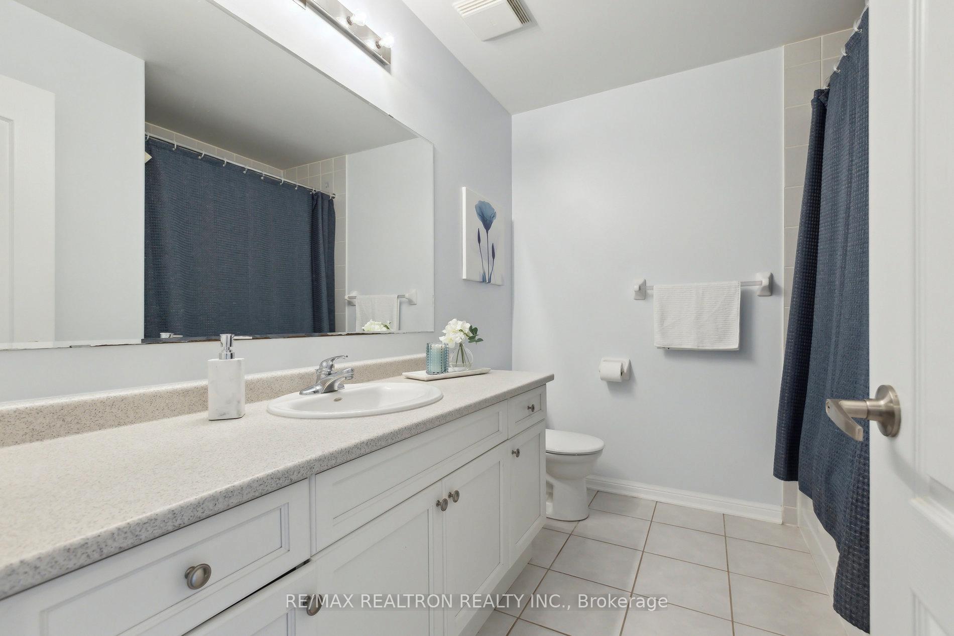 Photo 42 of 302 Gas Lamp Lane, Markham, Cornell — HOMEH