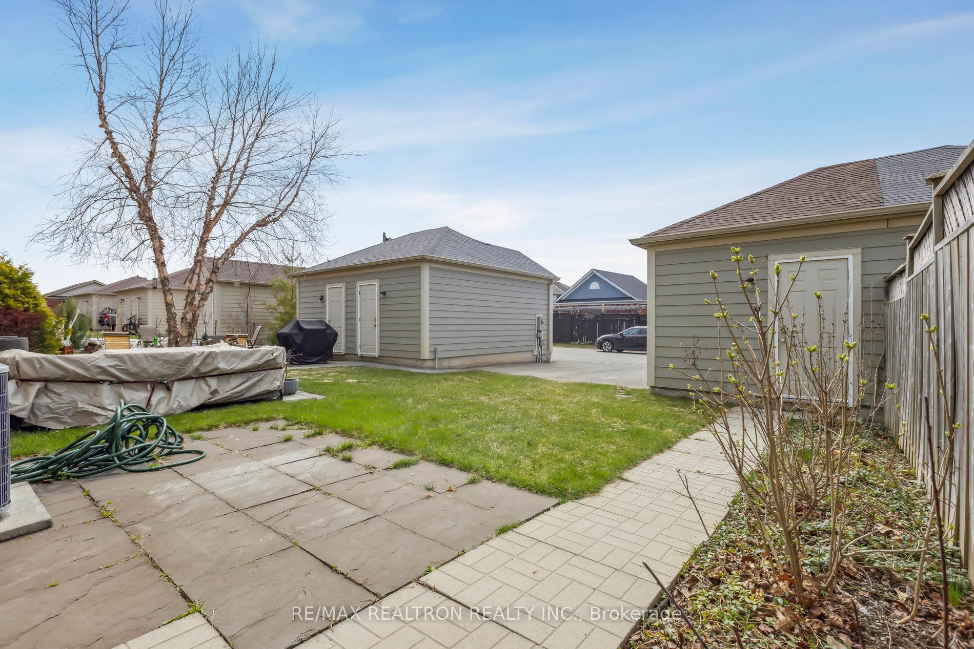 Photo 47 of 302 Gas Lamp Lane, Markham, Cornell — HOMEH