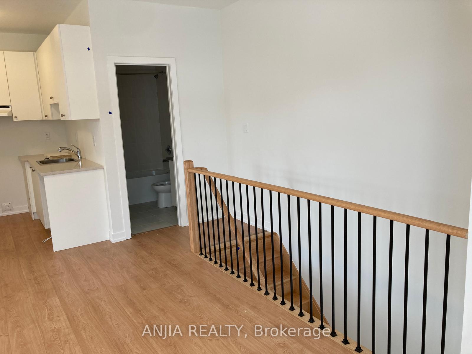 Photo 4 of 62 Rustle Woods Avenue, Markham, Cornell — HOMEH