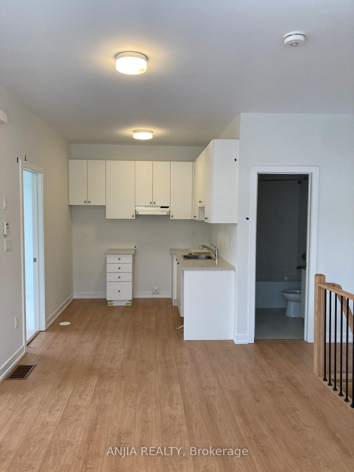 Photo 5 of 62 Rustle Woods Avenue, Markham, Cornell — HOMEH
