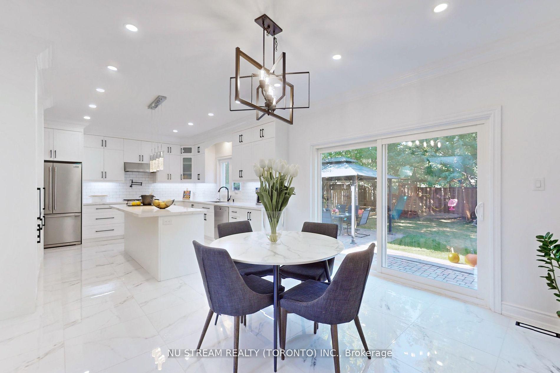Photo 7 of 107 Golden Tulip Crescent, Markham, Cachet — HOMEH