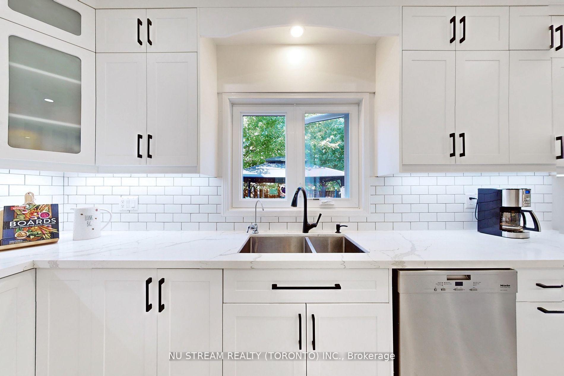Photo 9 of 107 Golden Tulip Crescent, Markham, Cachet — HOMEH