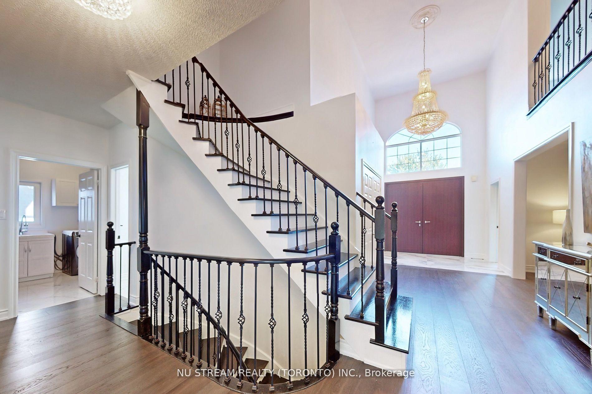 Photo 12 of 107 Golden Tulip Crescent, Markham, Cachet — HOMEH