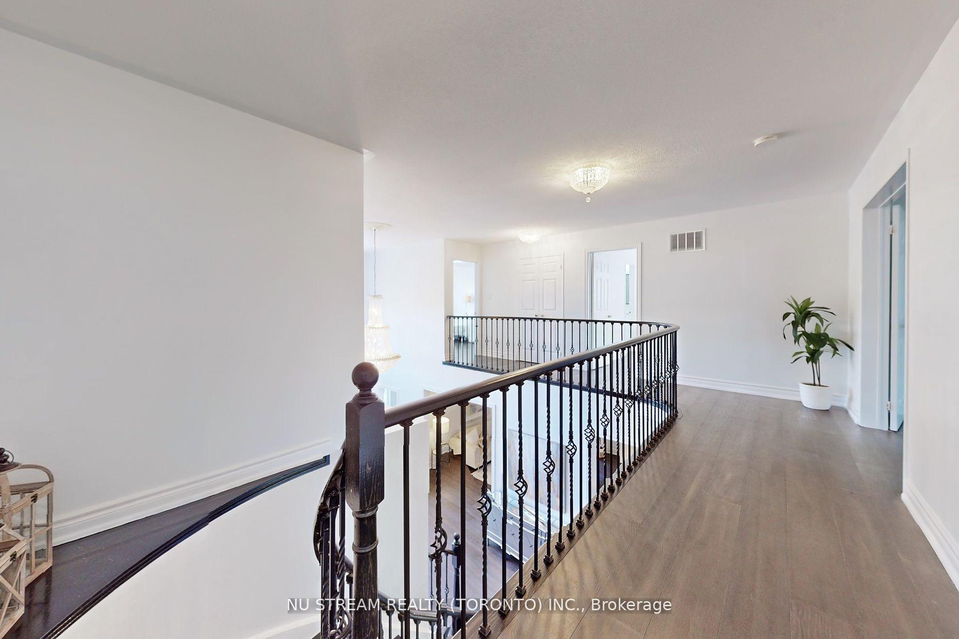Photo 13 of 107 Golden Tulip Crescent, Markham, Cachet — HOMEH