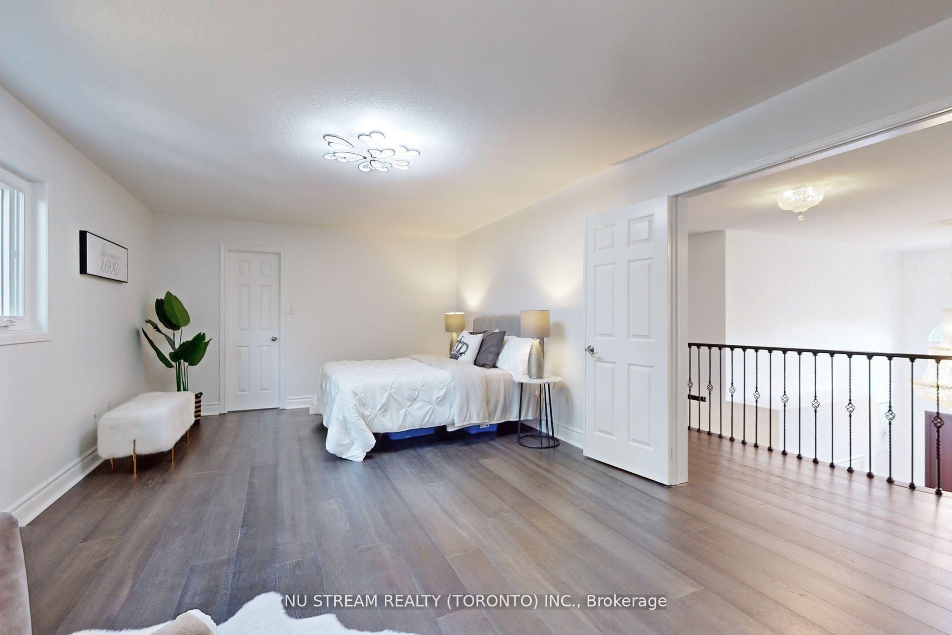 Photo 14 of 107 Golden Tulip Crescent, Markham, Cachet — HOMEH