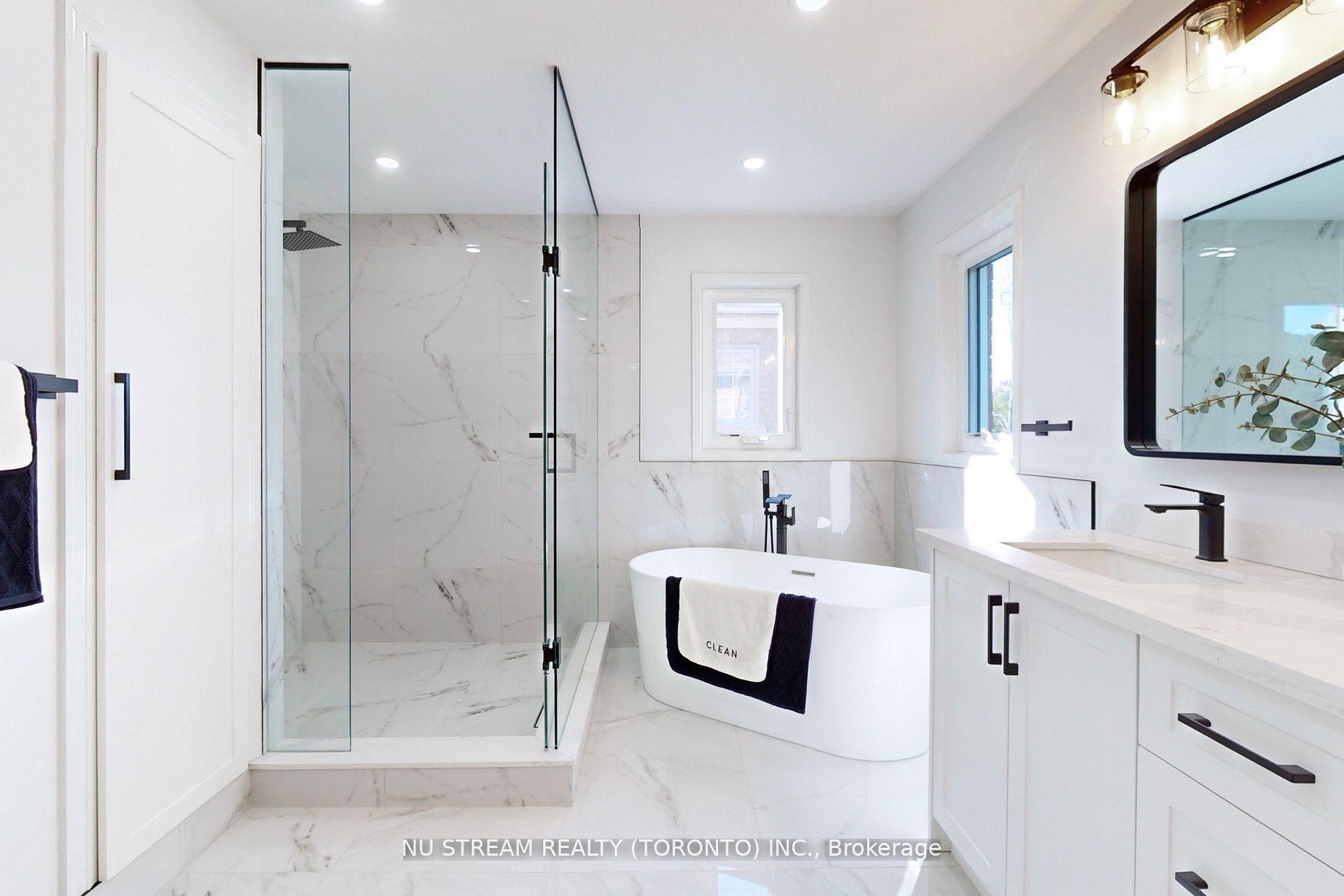 Photo 16 of 107 Golden Tulip Crescent, Markham, Cachet — HOMEH
