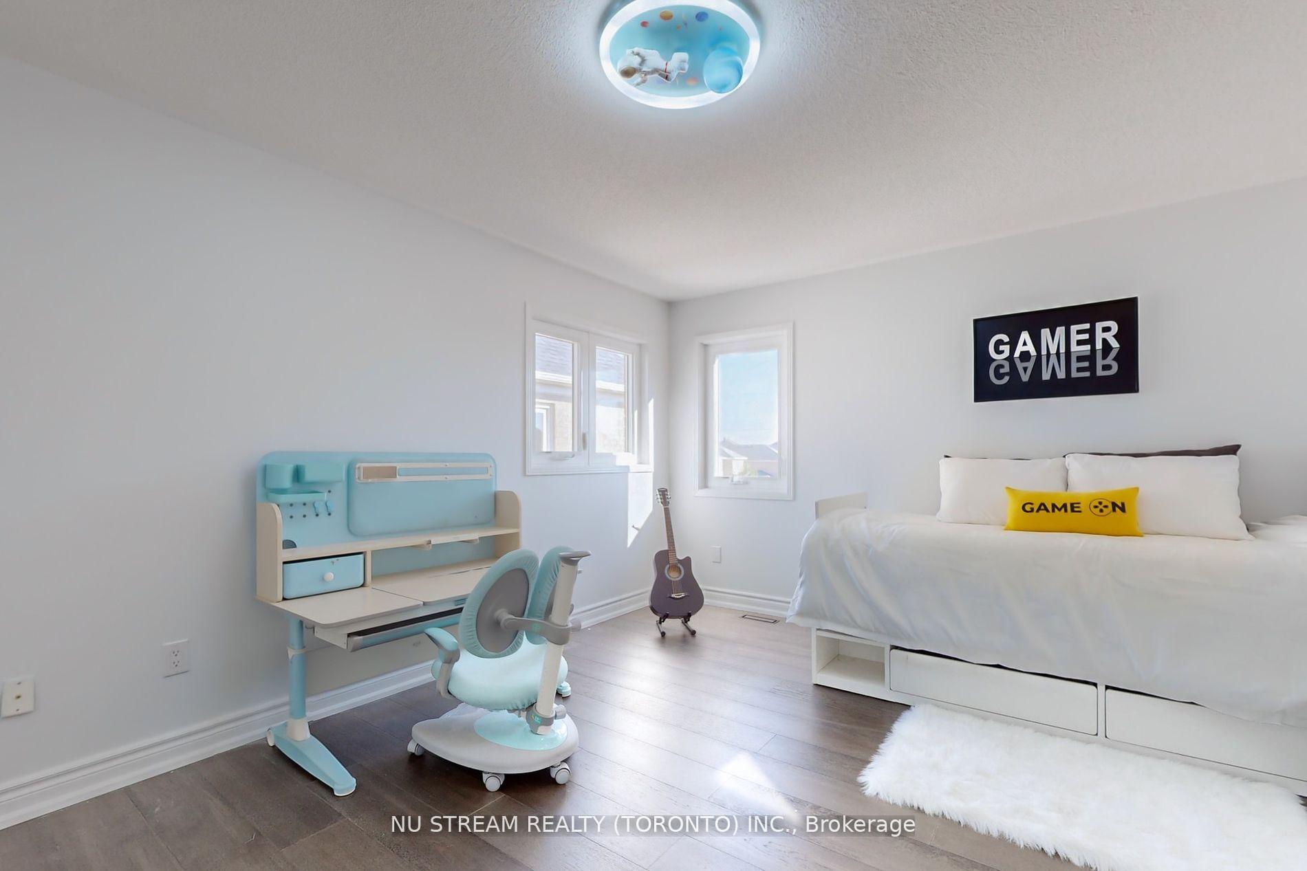 Photo 17 of 107 Golden Tulip Crescent, Markham, Cachet — HOMEH