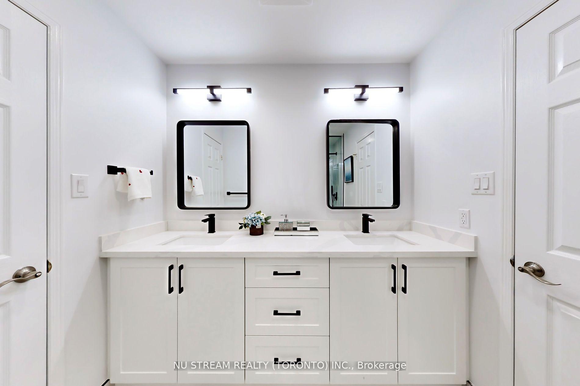 Photo 21 of 107 Golden Tulip Crescent, Markham, Cachet — HOMEH