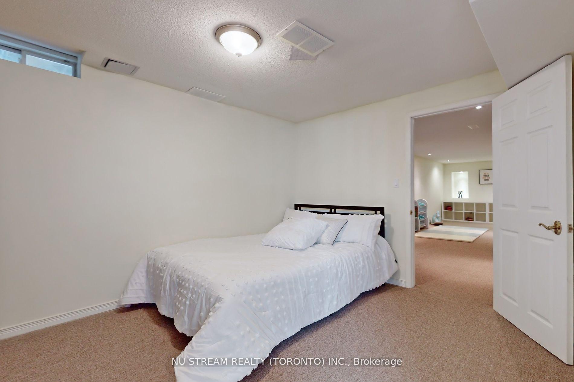Photo 27 of 107 Golden Tulip Crescent, Markham, Cachet — HOMEH