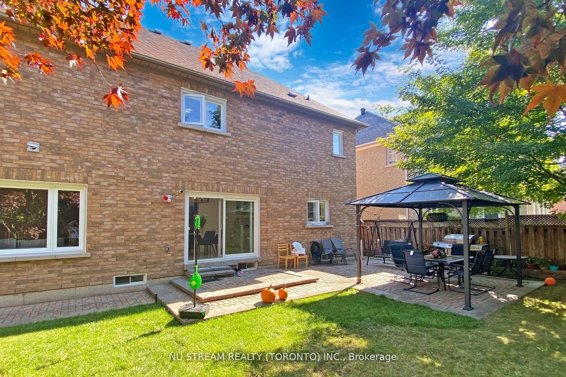 Photo 29 of 107 Golden Tulip Crescent, Markham, Cachet — HOMEH