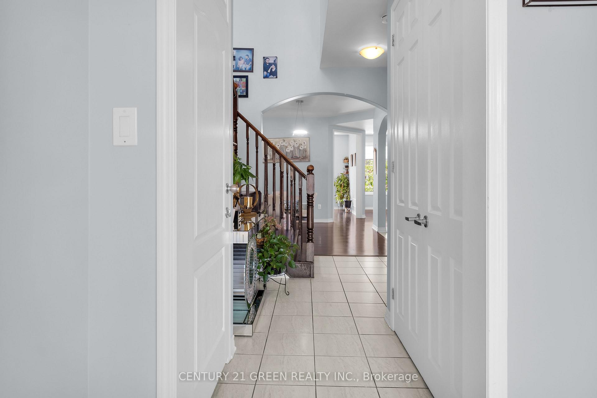 Photo 5 of 940 Dice Way, Milton, Willmott — HOMEH