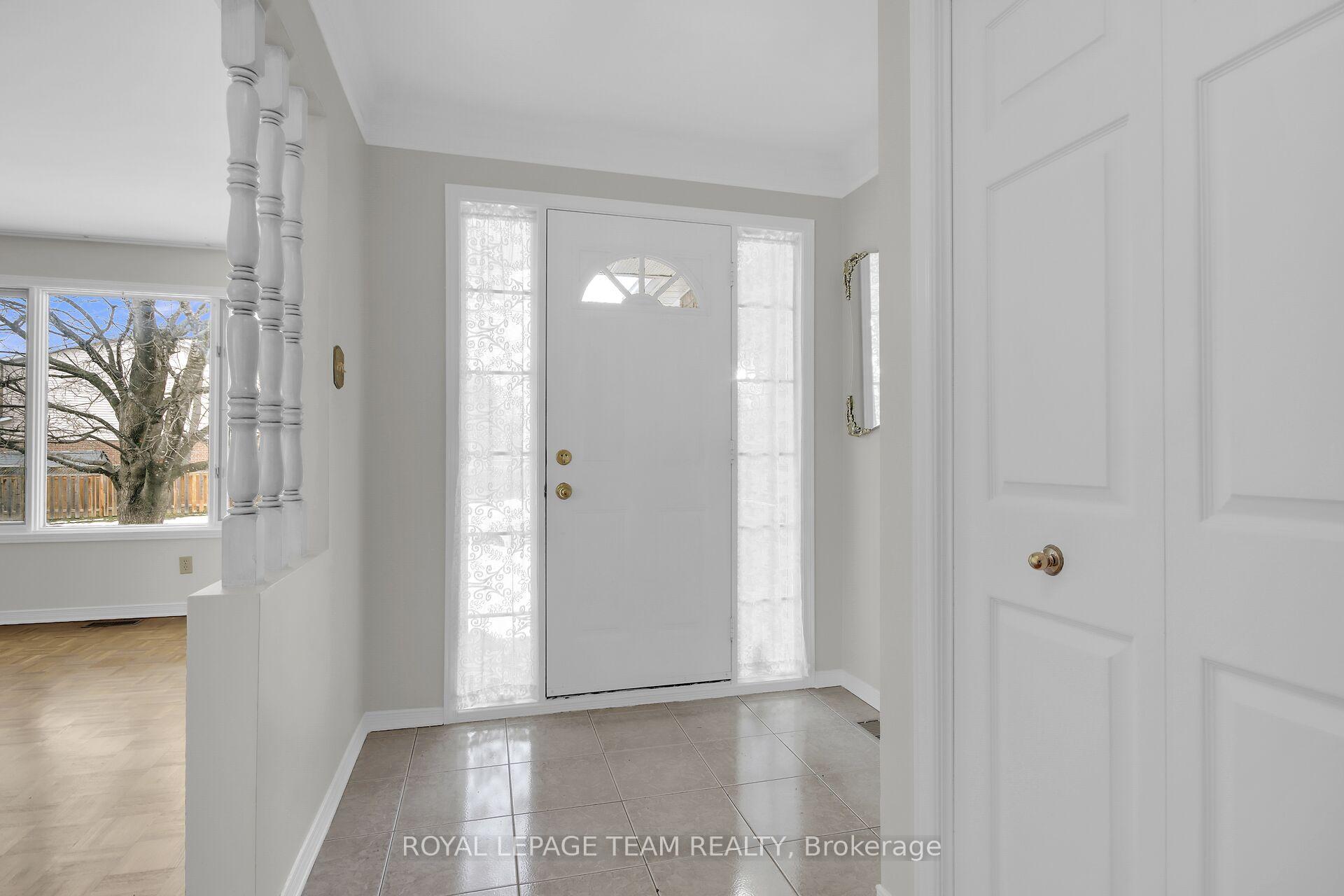 Photo 3 of 127 Palomino Drive, Ottawa, Kanata - Bridlewood — HOMEH