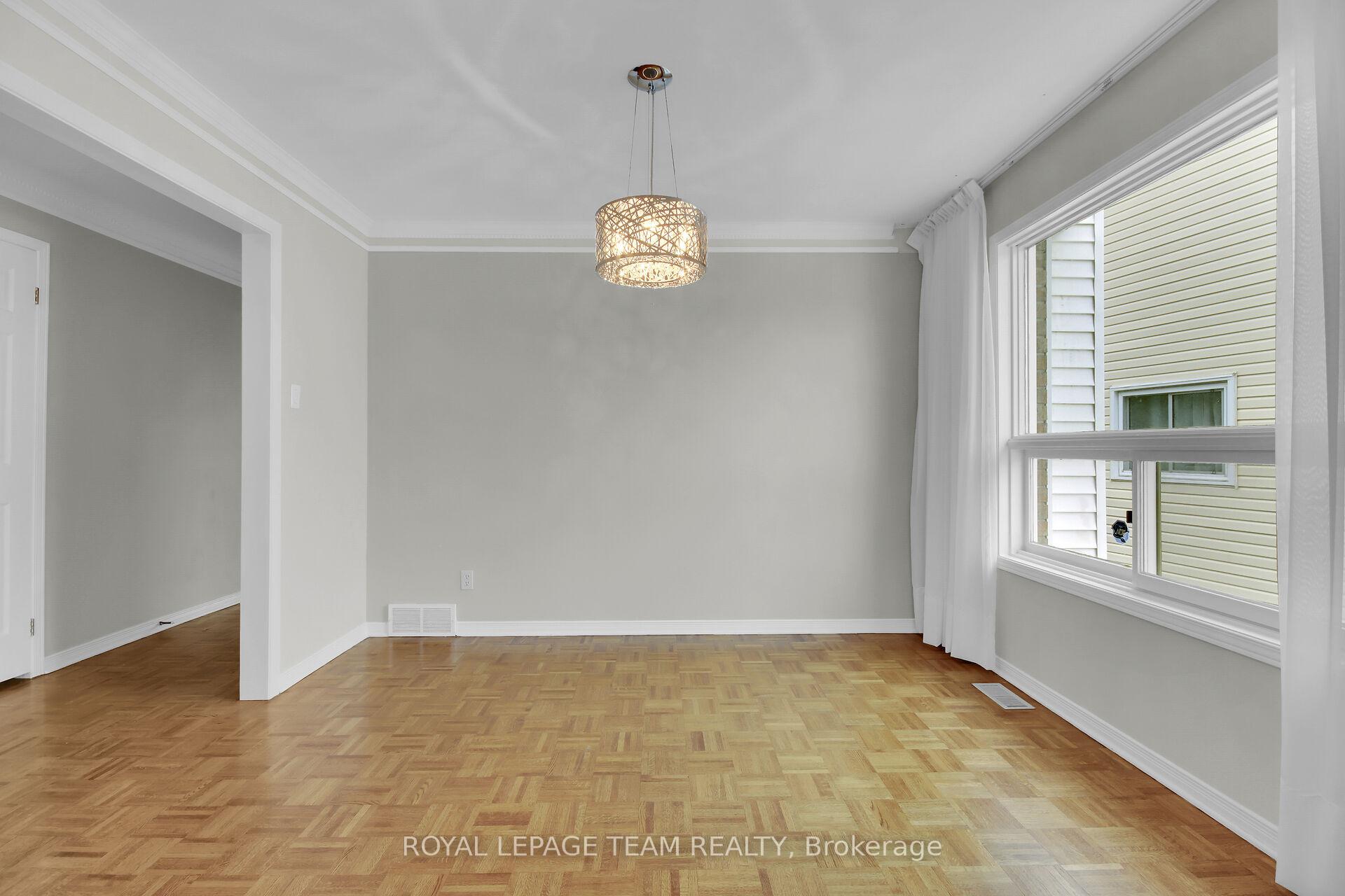 Photo 7 of 127 Palomino Drive, Ottawa, Kanata - Bridlewood — HOMEH