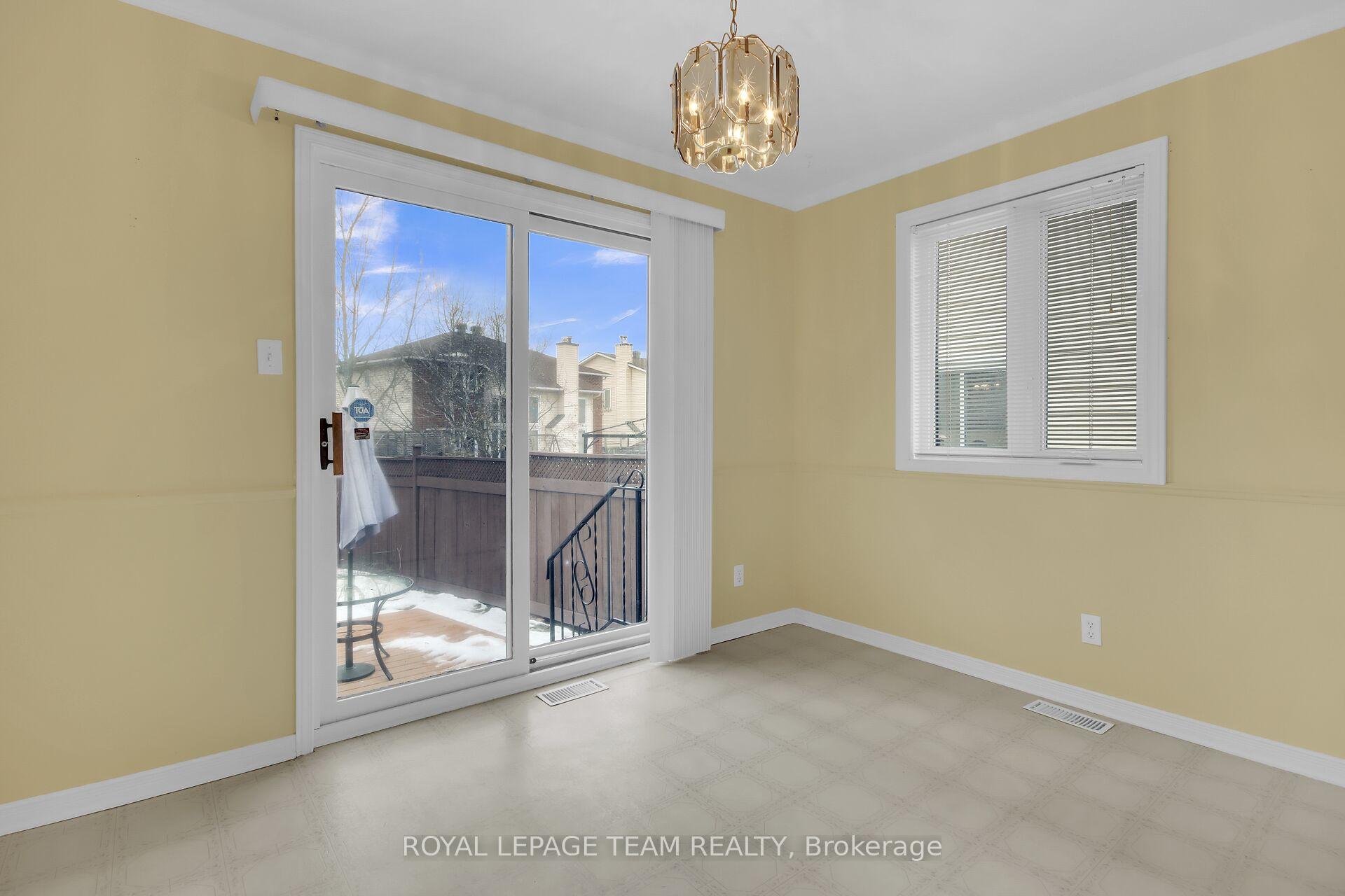 Photo 12 of 127 Palomino Drive, Ottawa, Kanata - Bridlewood — HOMEH