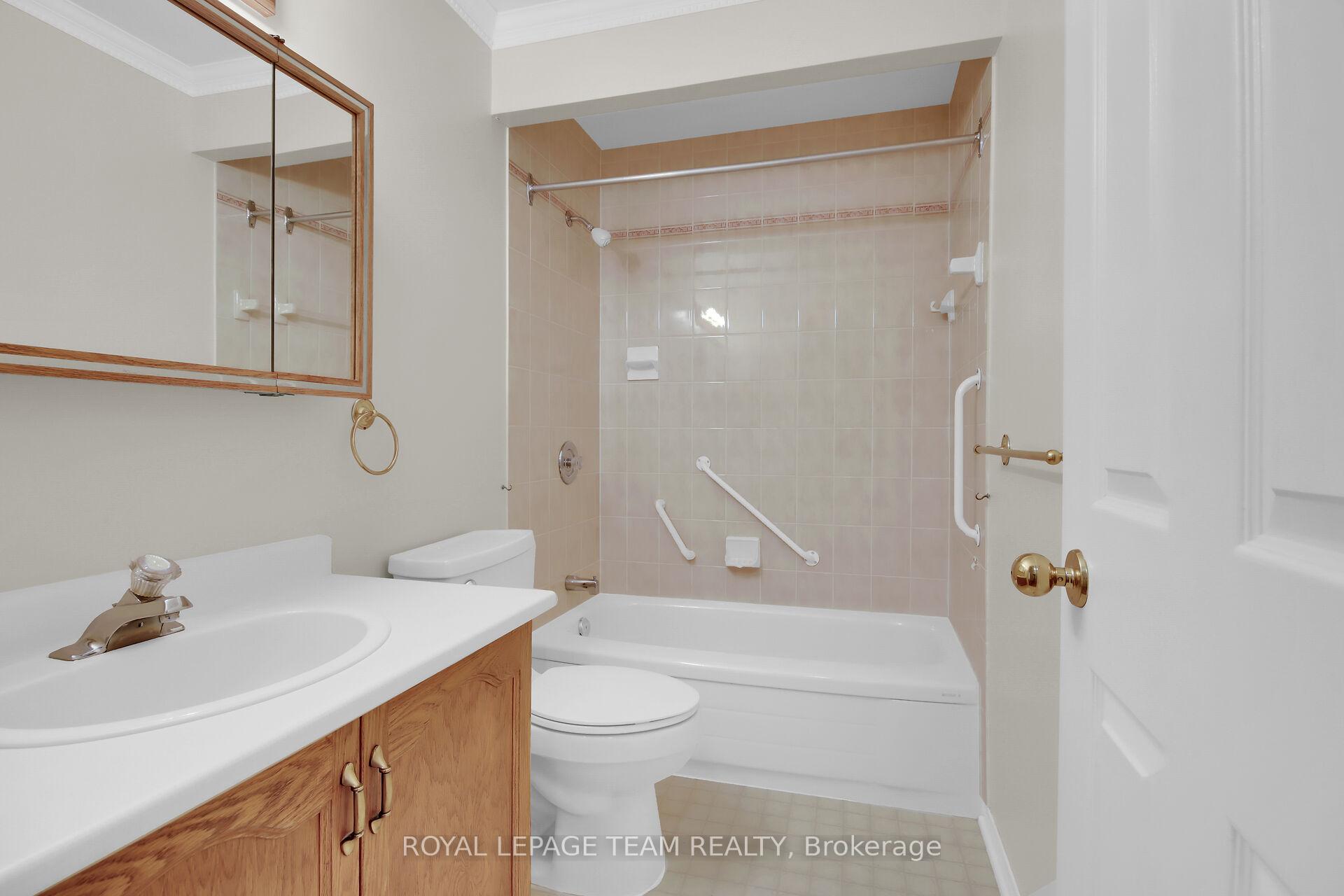 Photo 17 of 127 Palomino Drive, Ottawa, Kanata - Bridlewood — HOMEH