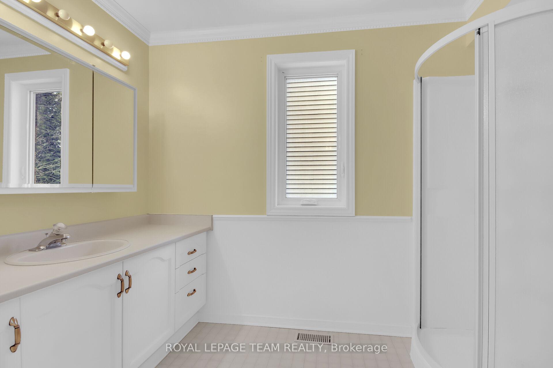 Photo 18 of 127 Palomino Drive, Ottawa, Kanata - Bridlewood — HOMEH