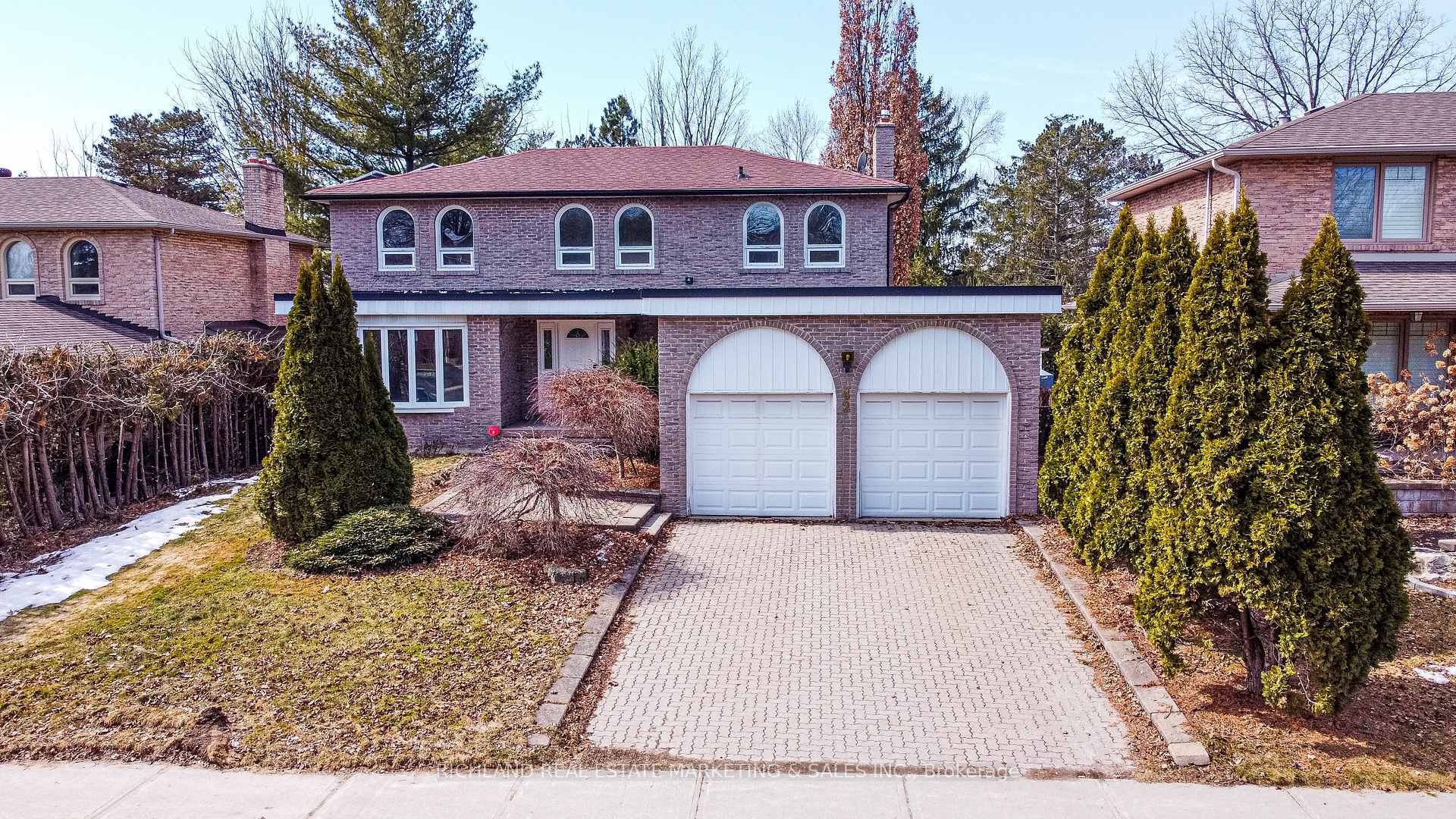 Photo 1 of 42 Wootten Way N, Markham, Markham Village — HOMEH