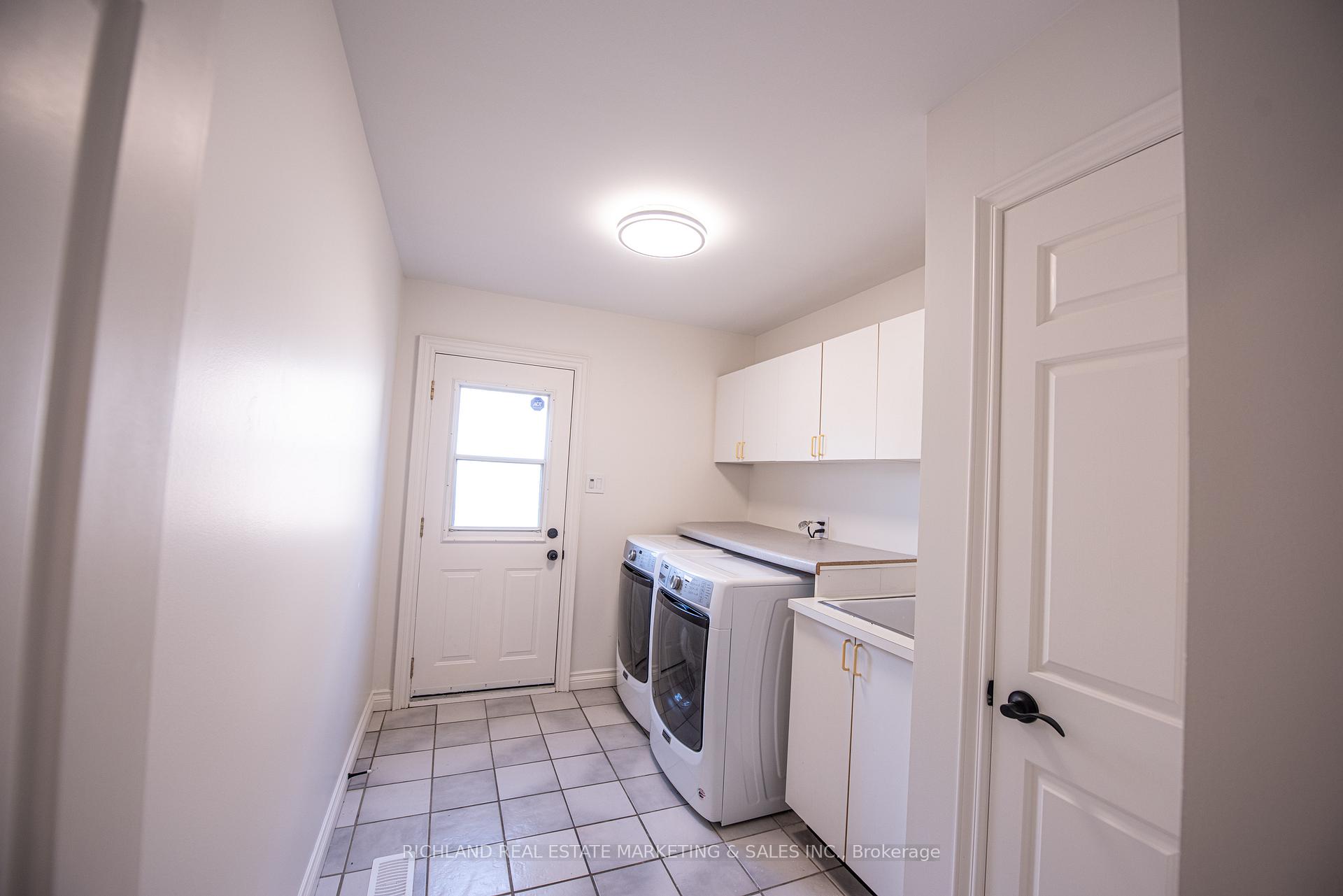 Photo 9 of 42 Wootten Way N, Markham, Markham Village — HOMEH