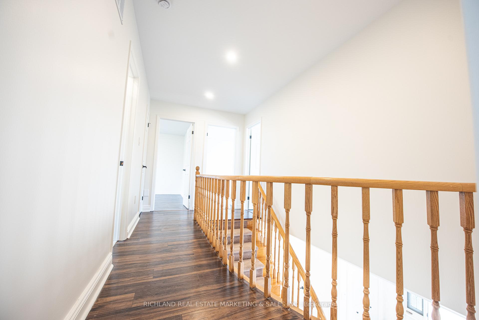 Photo 12 of 42 Wootten Way N, Markham, Markham Village — HOMEH