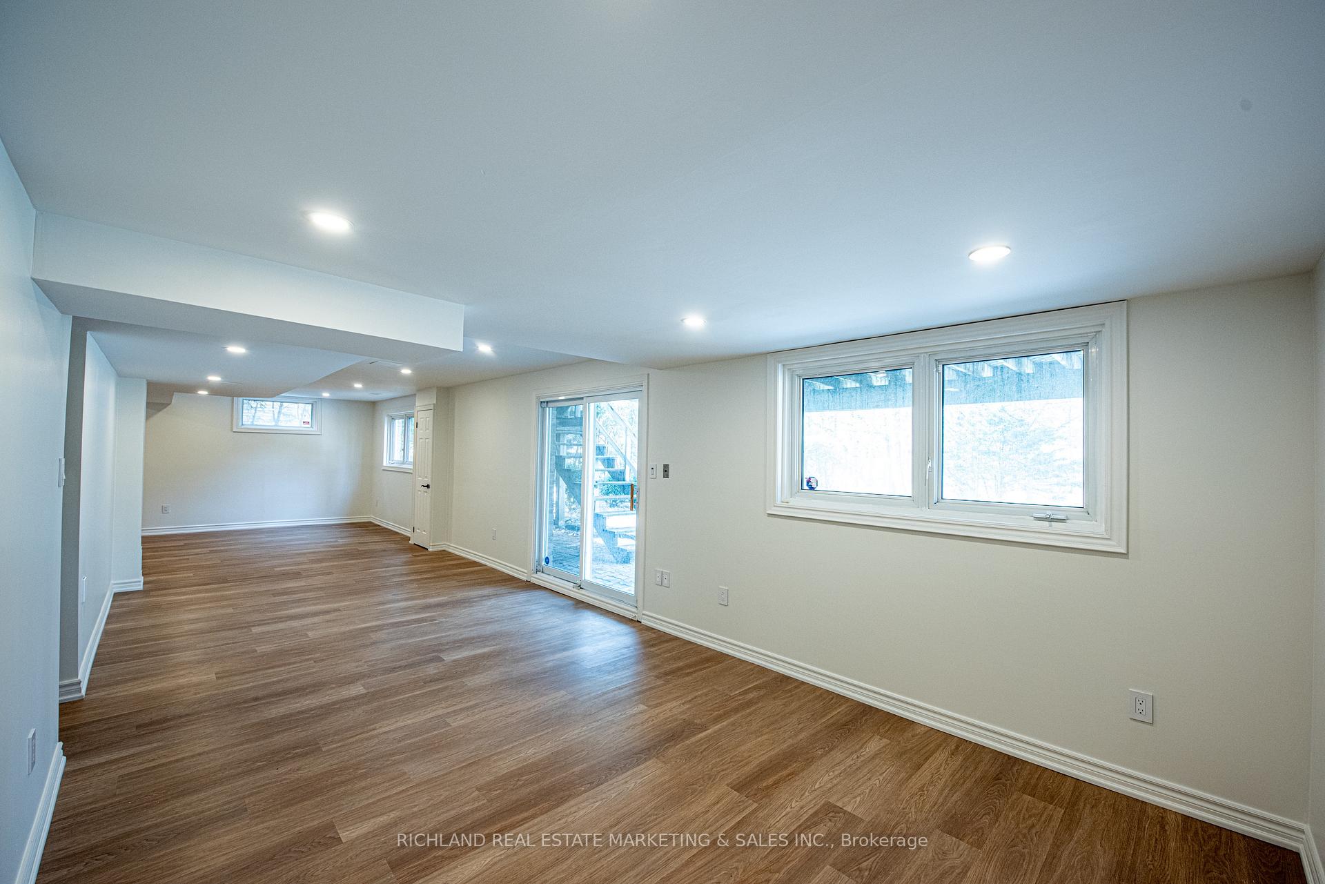 Photo 24 of 42 Wootten Way N, Markham, Markham Village — HOMEH