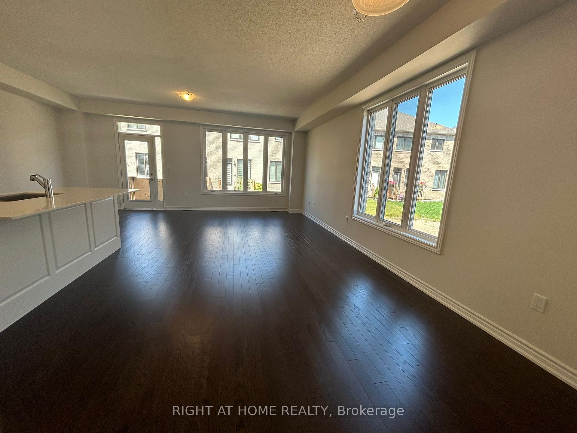 Photo 9 of 463 Celandine Terrace, Milton, Walker — HOMEH