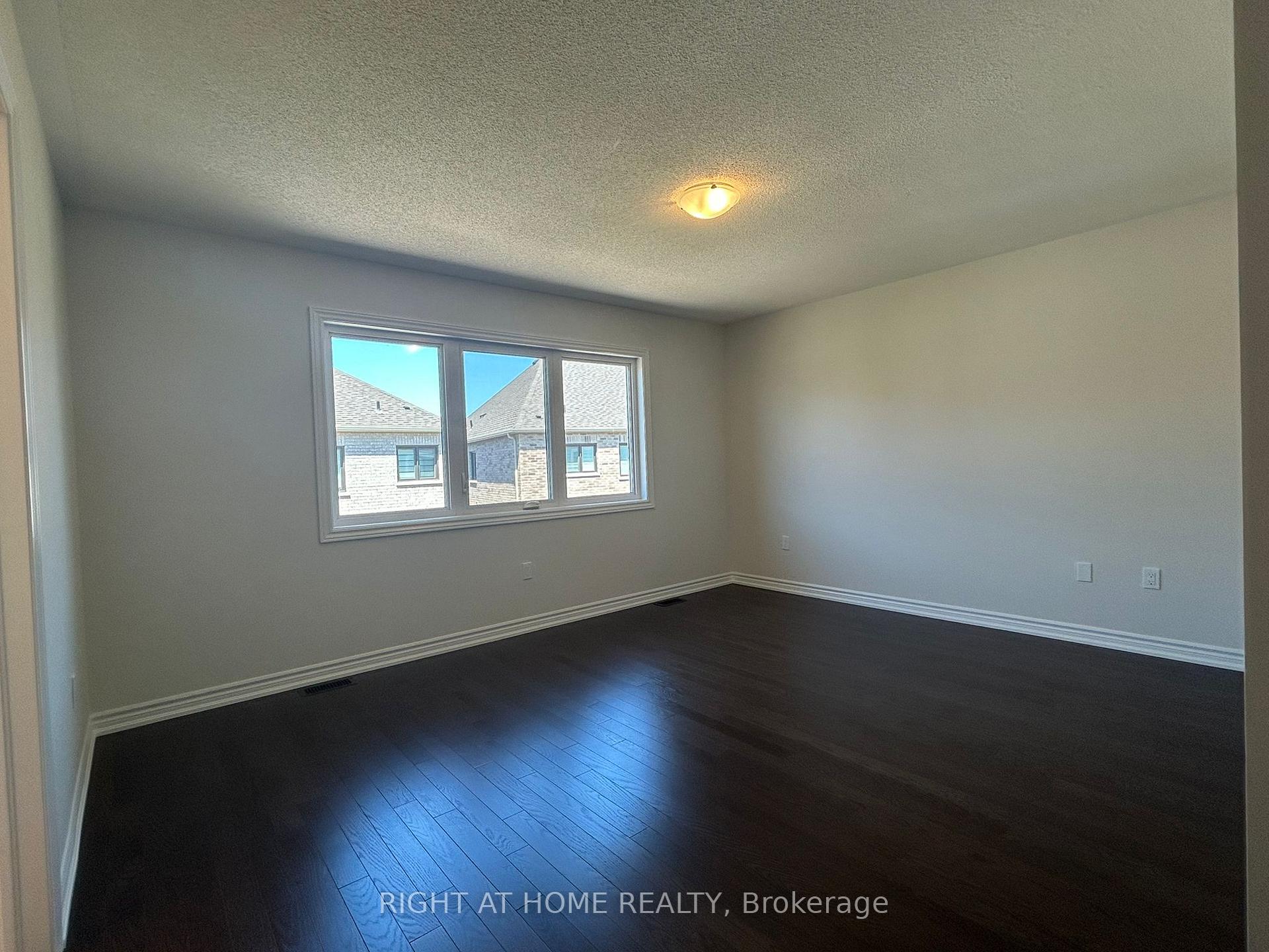 Photo 17 of 463 Celandine Terrace, Milton, Walker — HOMEH