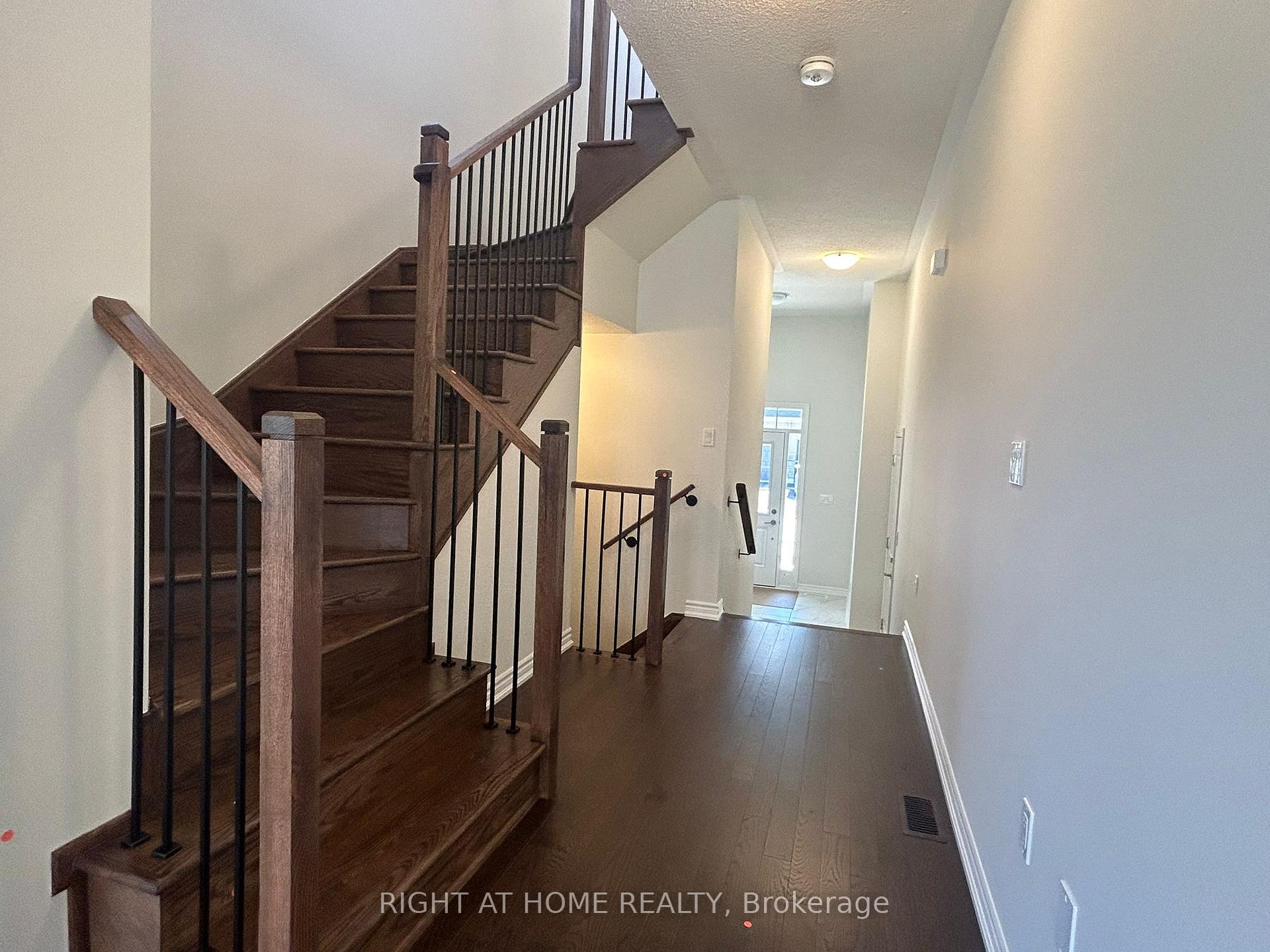 Photo 23 of 463 Celandine Terrace, Milton, Walker — HOMEH