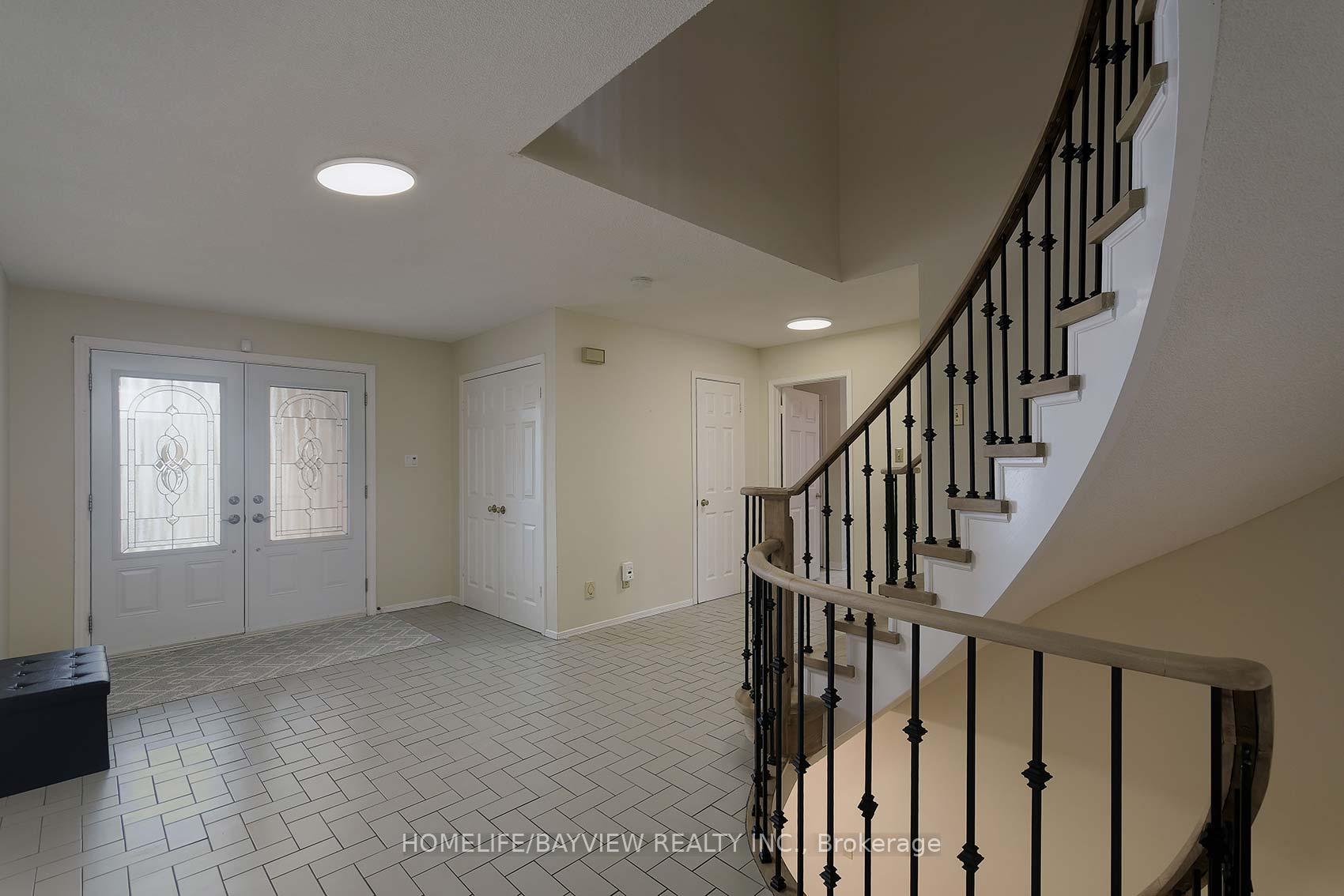 Photo 2 of 24 Cairns Drive, Markham, Raymerville — HOMEH