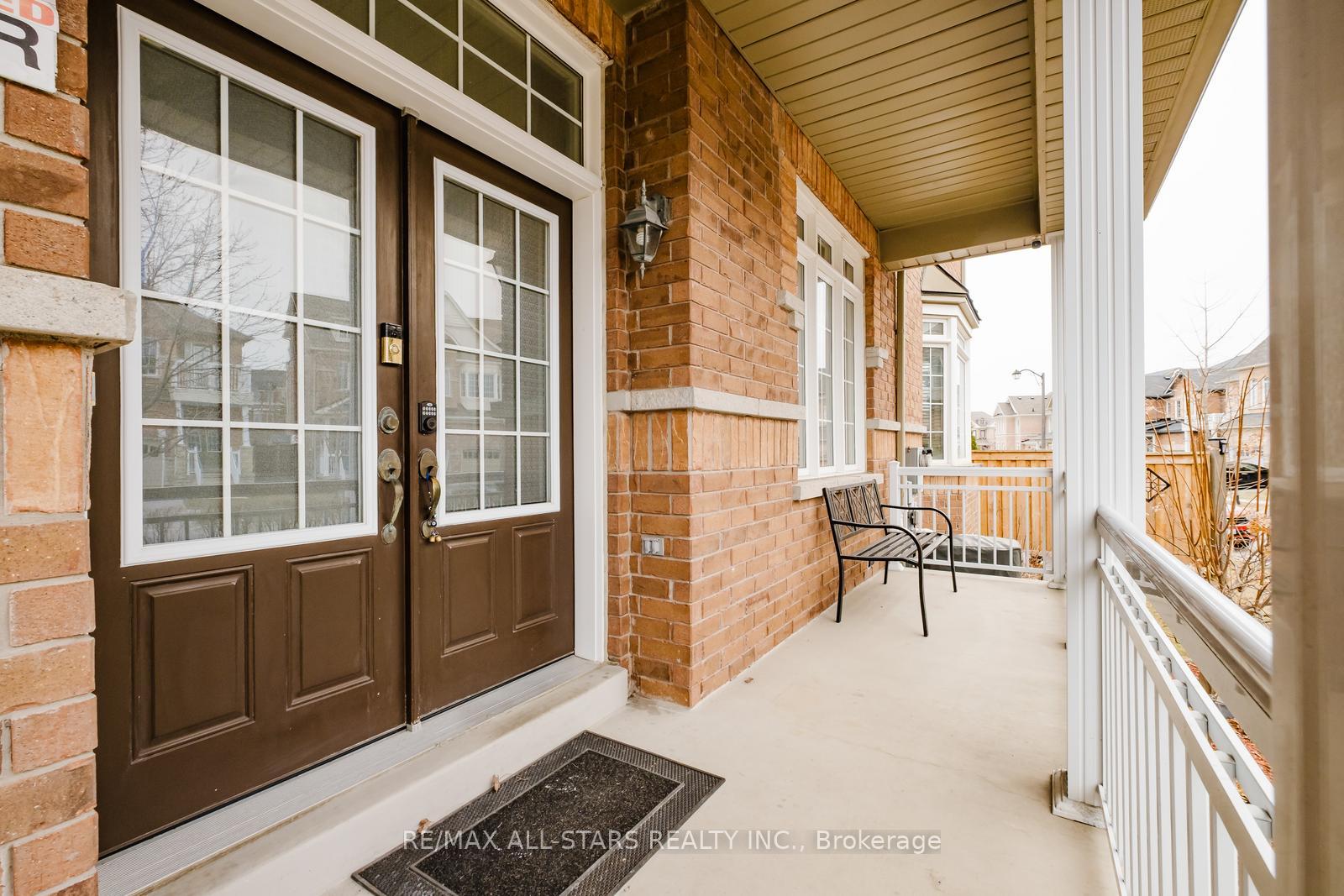 Photo 3 of 39 Haskett Drive, Markham, Box Grove — HOMEH