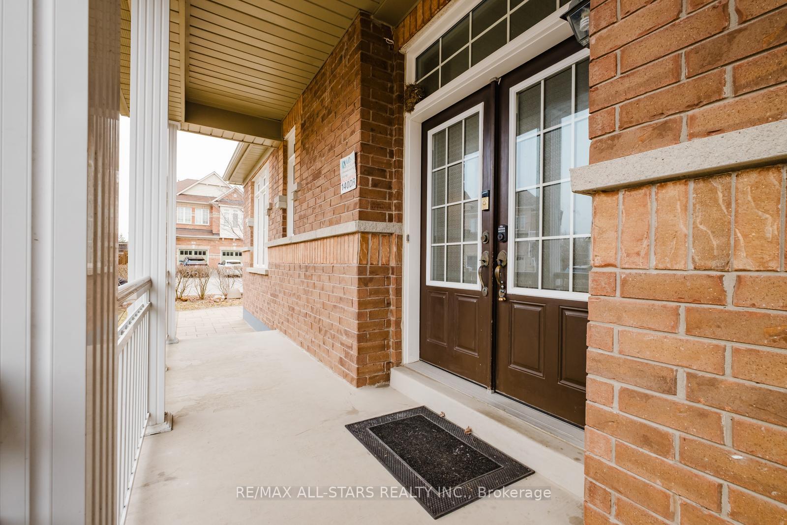 Photo 4 of 39 Haskett Drive, Markham, Box Grove — HOMEH