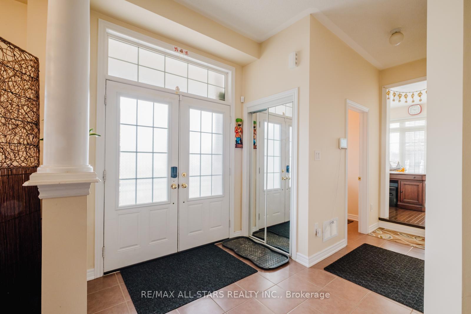 Photo 5 of 39 Haskett Drive, Markham, Box Grove — HOMEH