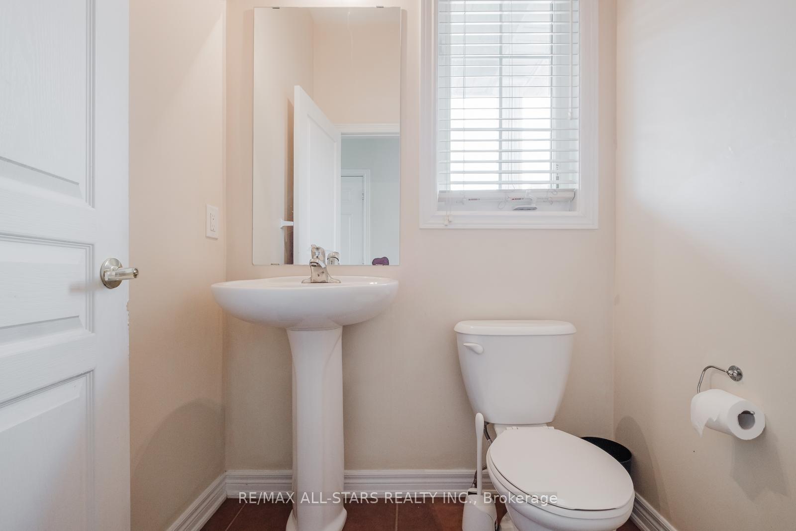 Photo 6 of 39 Haskett Drive, Markham, Box Grove — HOMEH