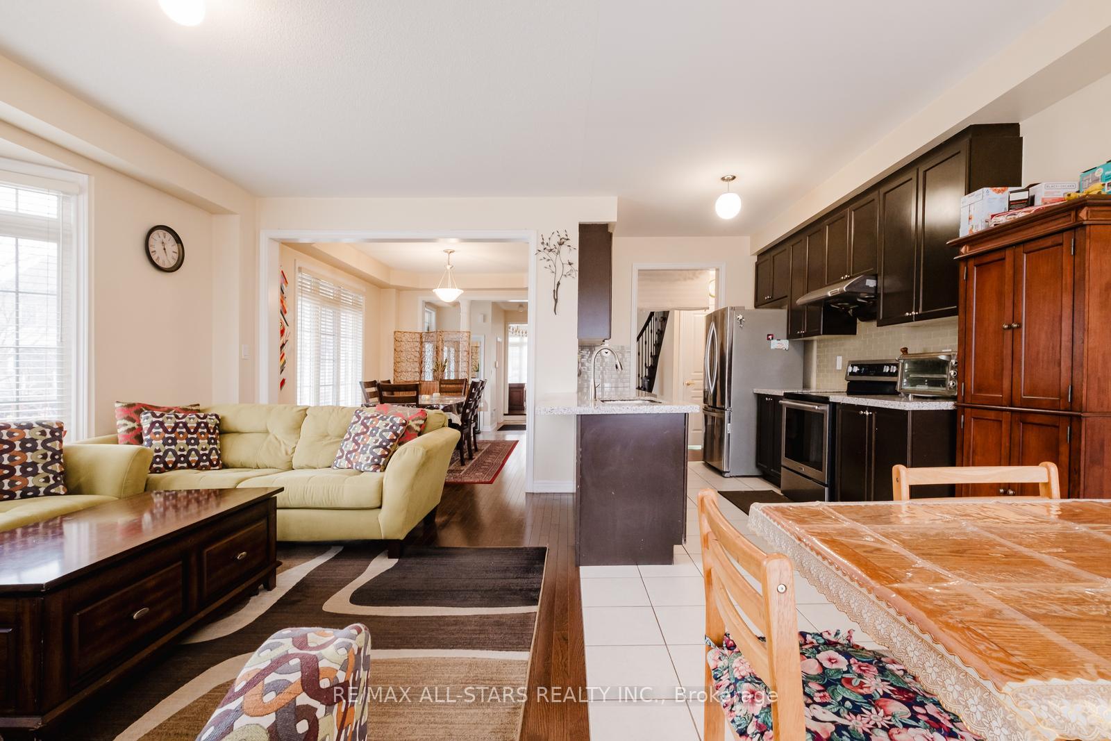 Photo 11 of 39 Haskett Drive, Markham, Box Grove — HOMEH