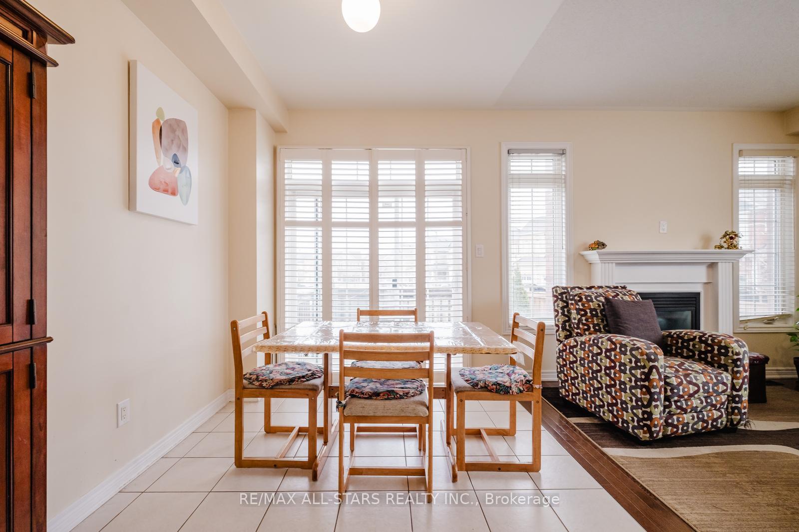 Photo 14 of 39 Haskett Drive, Markham, Box Grove — HOMEH