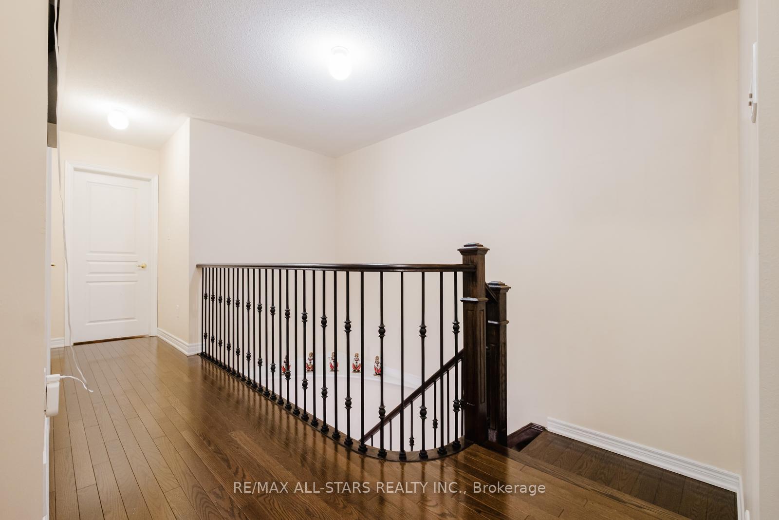 Photo 18 of 39 Haskett Drive, Markham, Box Grove — HOMEH