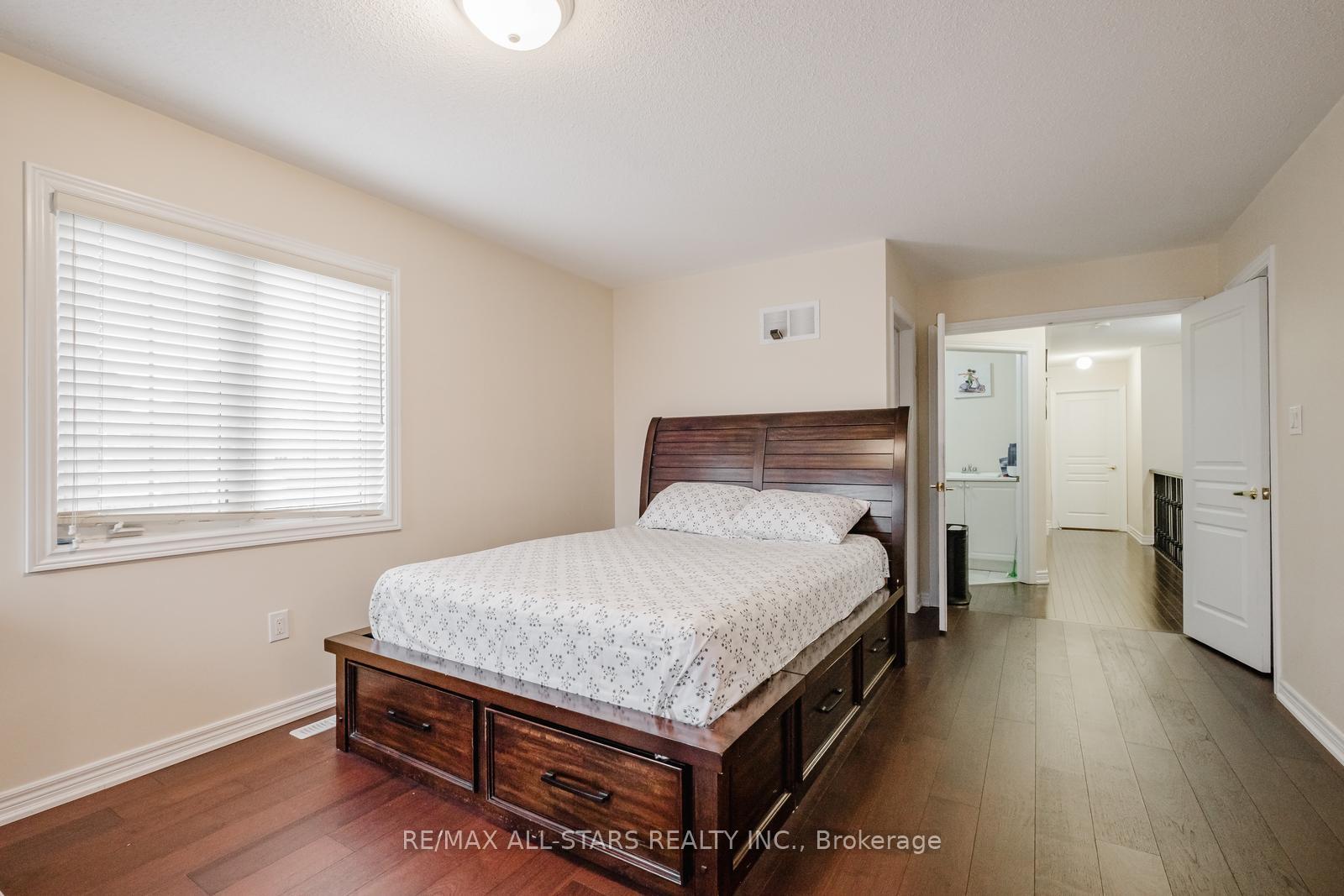 Photo 19 of 39 Haskett Drive, Markham, Box Grove — HOMEH