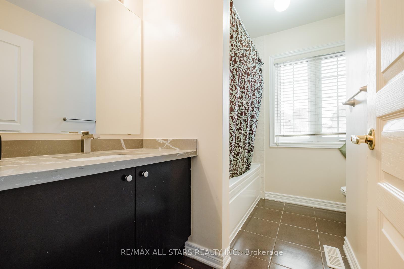 Photo 26 of 39 Haskett Drive, Markham, Box Grove — HOMEH